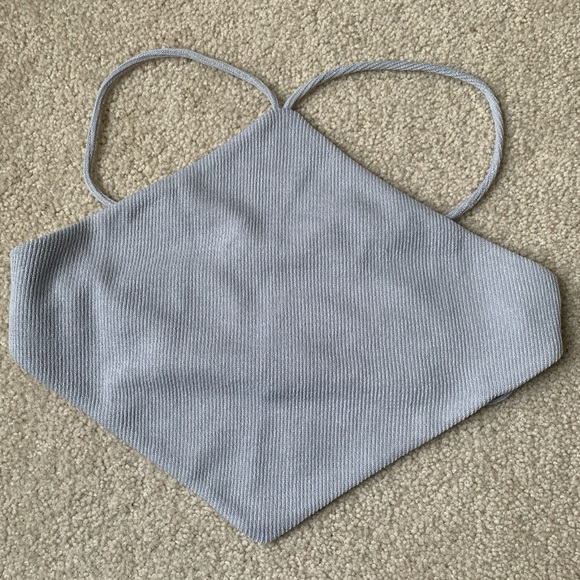 White Fox Boutique Tops - White Fox Boutique diamond shaped woven grey halter crop top, size XS, EUC